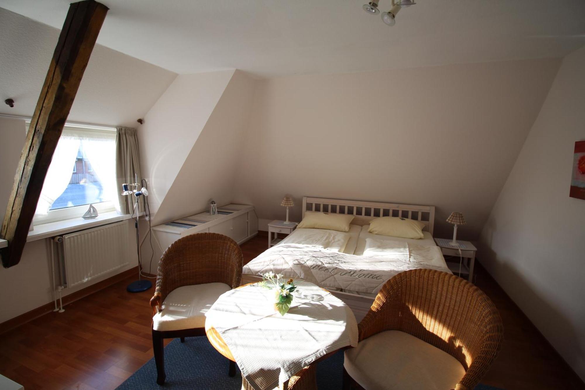 Hotel Garni Zur Post Utersum Esterno foto