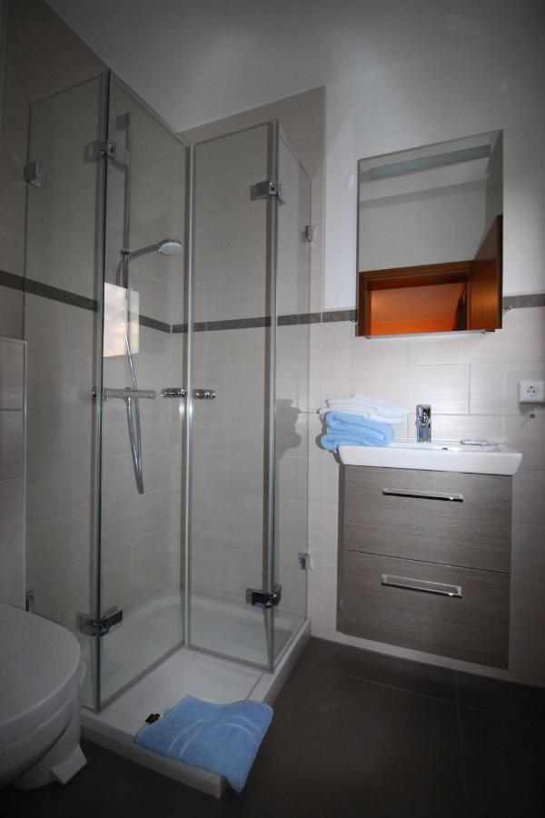 Hotel Garni Zur Post Utersum Esterno foto